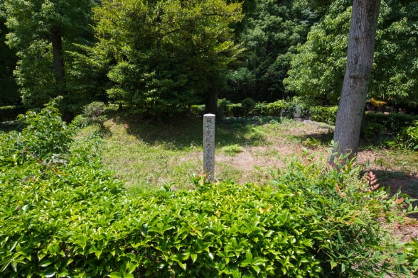 17 後水尾帝髪歯塚 Gomizunooteihatsushizuka